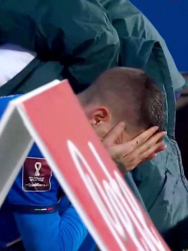 6 Momen Pemain Timnas Italia Tahan Tangis Usai Gagal ke Piala Dunia 2022