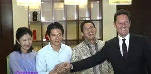 Rio Haryanto sudah melewati jatuh bangun karirnya dalam dunia balap bersama sang Ibu, Indah Pennywati. Merasa bersyukur, Rio mengucapkan terimakasih dan mengungkapkan tiga kata khusus untuk sang Ibu.