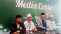 Chatib Aam PWNU Jawa Timur KH Syafruddin dan Ketua Rois Syuriah PWNU Jawa Timur KH Miftakhul Ahyar. (Liputan6.com/Dian Kurniawan)