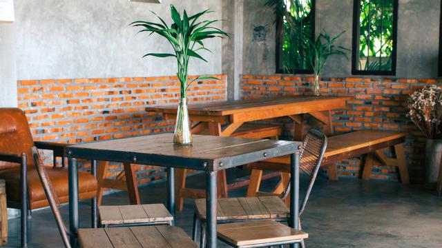 Ilustrasi perabotan kombinasi kayu dan logam