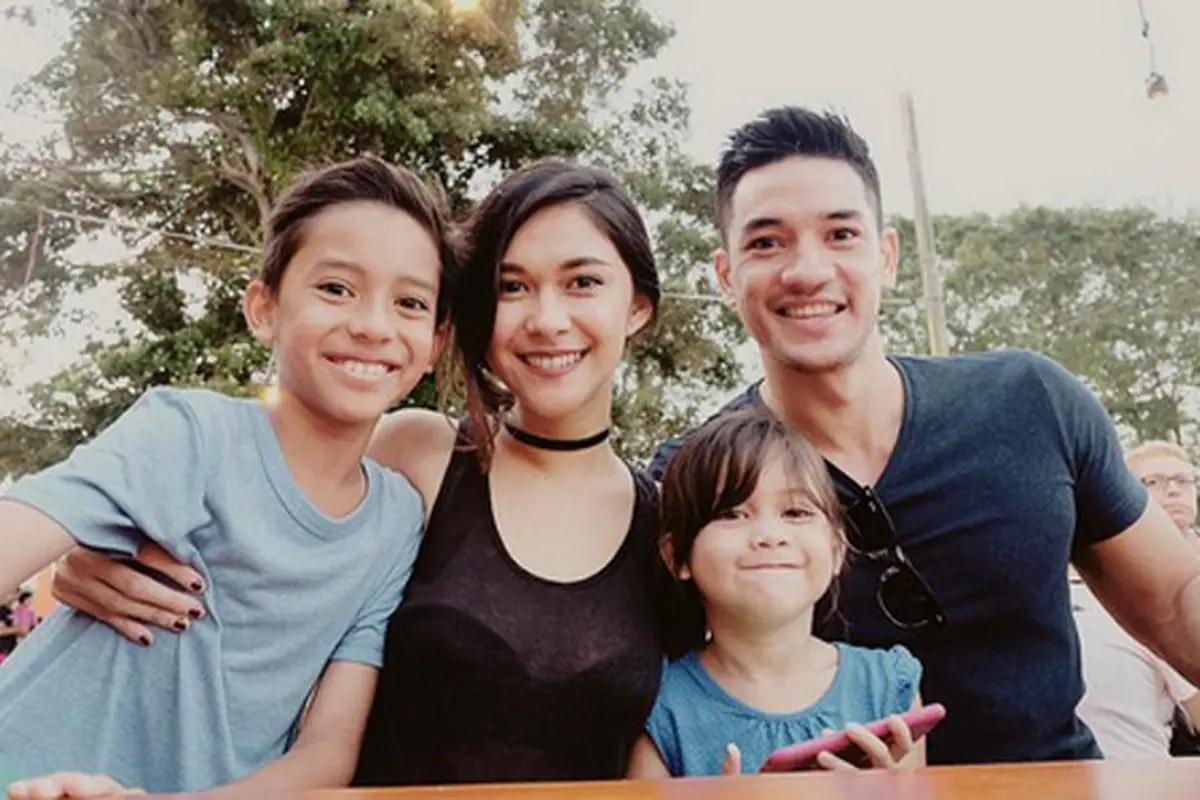 Andrew White, Nana Mirdad dan anak-anaknya
