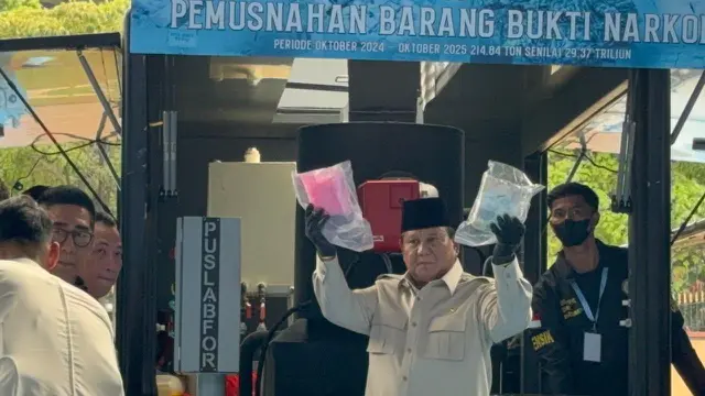 Prabowo Saksikan Langsung Pemusnahan Barang Bukti Kasus Narkoba Tangkapan Polri