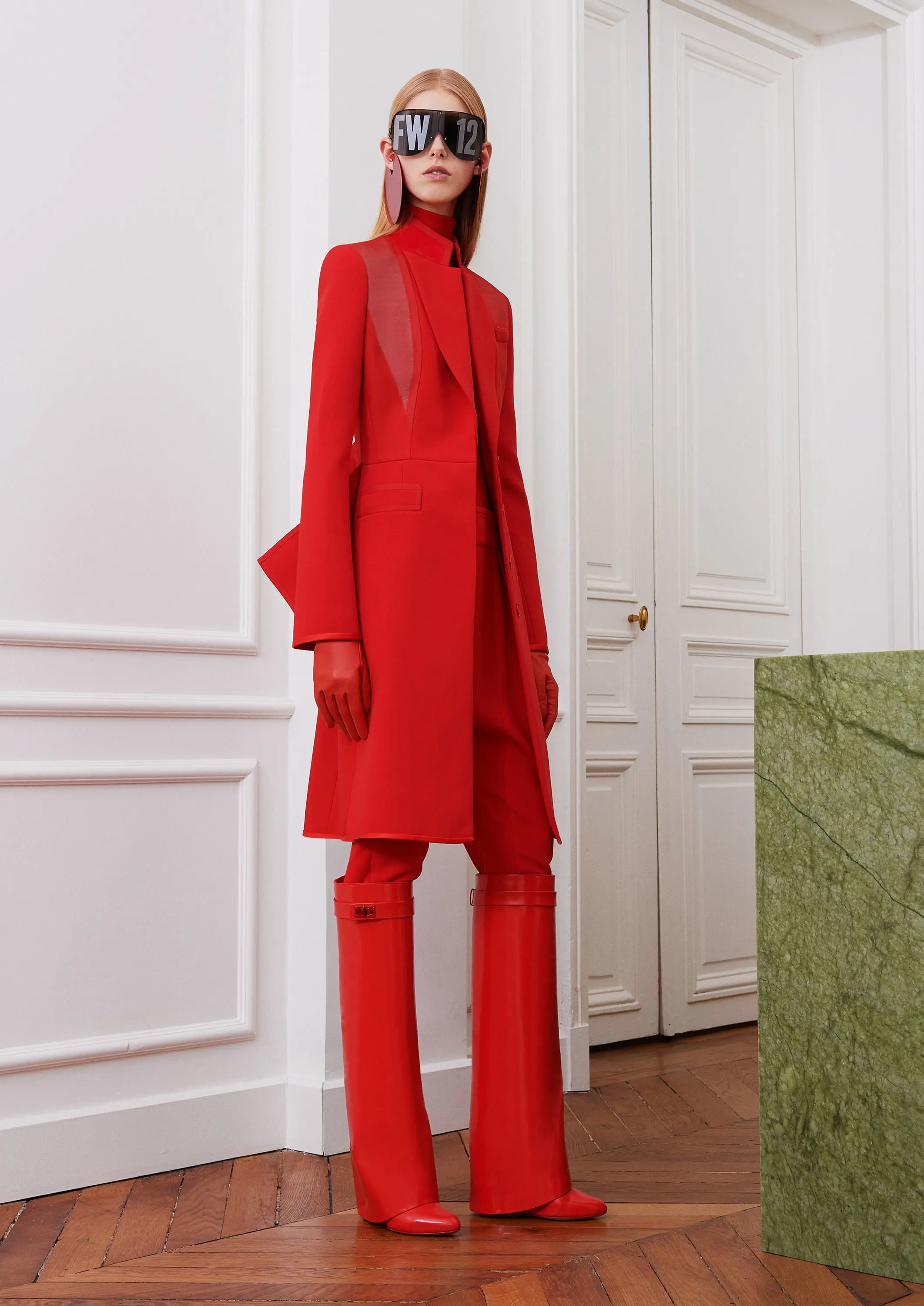 Merah adalah warna untuk musim fall/winter 2017. (Image: vogue.com)