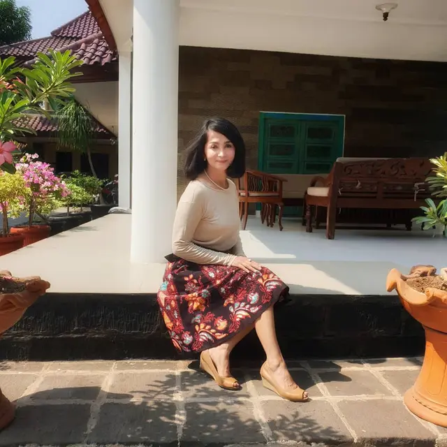 6 Potret Anna Maria, Istri Roy Marten yang Awet Muda