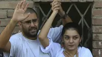 Dua aktivis Mesir, Alaa dan Sanaa Seif. (BBC)
