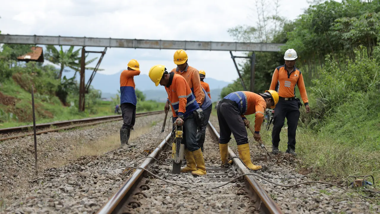 Kemenhub Jawab Tantangan Dedi Mulyadi Reaktivasi Kereta di Jabar, Butuh Dana Rp 20 Triliun