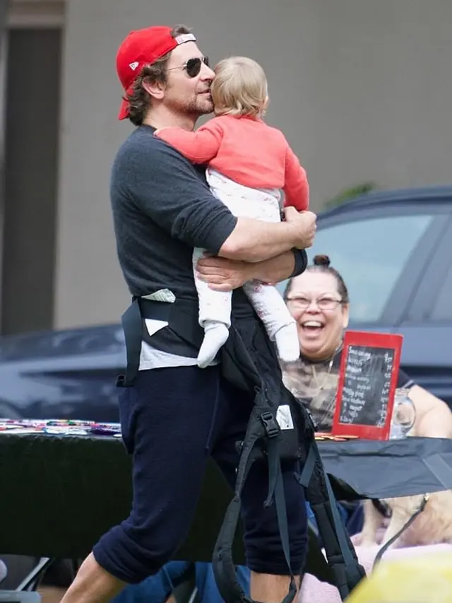 [Bintang] Bradley Cooper