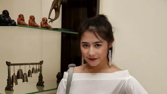 [Bintang] Prilly Latuconsina