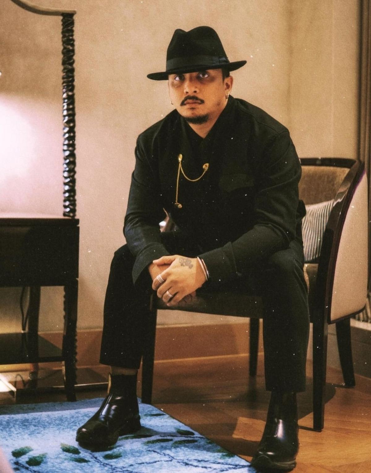 Pada tahun 2019, Sal Priadi berkolaborasi dengan Nadin Amizah dalam lagu "Amin Paling Serius", dan di tahun 2020, ia merilis album perdana yang bertajuk "BERHATI".<br><br>
