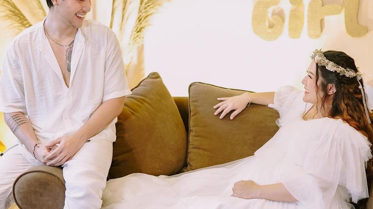 [Fimela] Siti Badriah dan Krisjiana Baharudin