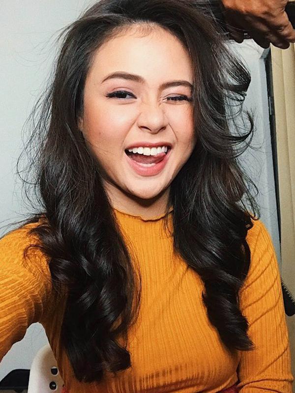 Maizura juga terjun ke dunia layar lebar dengan debut sebagai aktris di film ‘Bebas’ yang merupakan adaptasi dari film sukses Korea berjudul ‘Sunny’. (Liputan6.com/IG/@maiiizura)