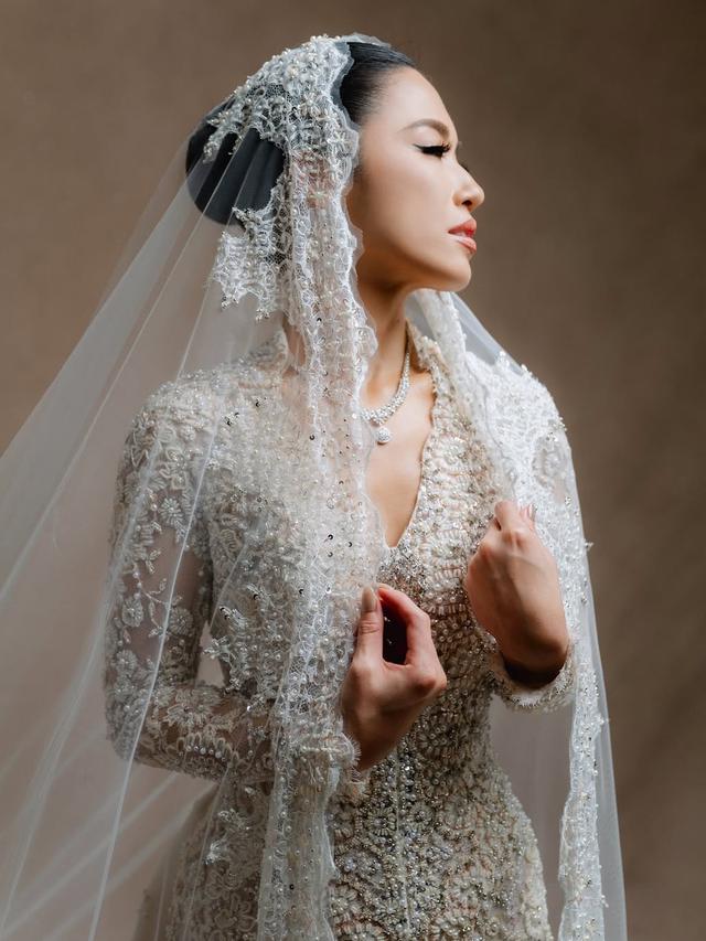 6 Potret Winona Delany di Rangkaian Pernikahan, Resmi Jadi Menantu Hotman Paris