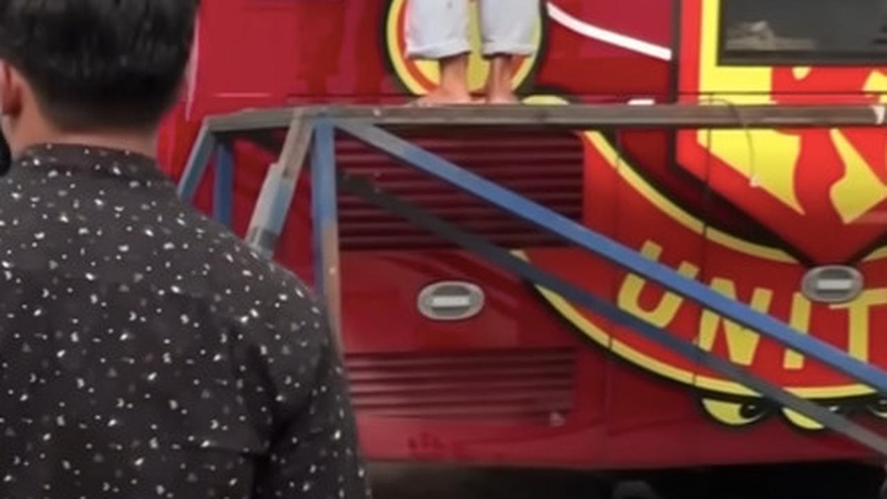 Pembuatan Rangka Bus