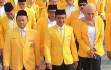 FOTO: Bahlil Lahadalia Pimpin Ziarah TMP Kalibata di HUT ke-61 Partai Golkar