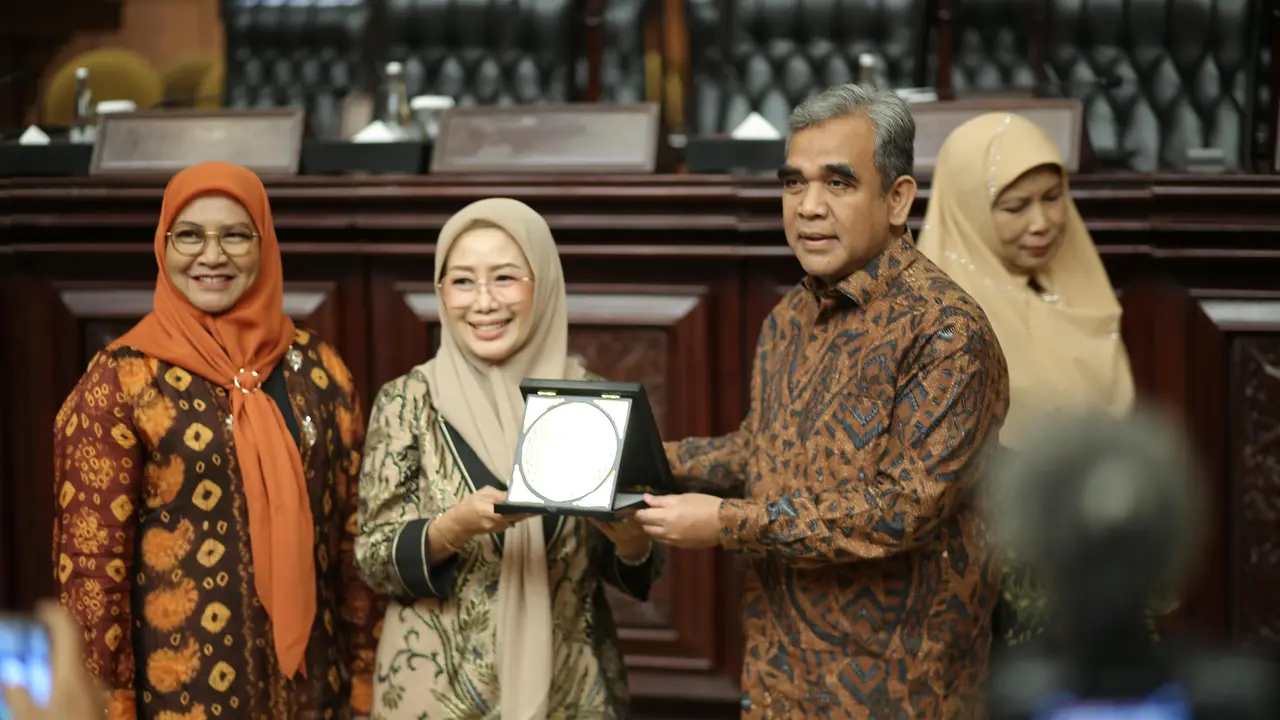 Rakernas Forhati pimpinan Jamilah Abdul Ghani, Koordinator Presidium FORHATI Nasional, dibuka secara resmi oleh Ketua MPR RI Ahmad Muzani, Jumat (23/5/2025) (Istimewa)