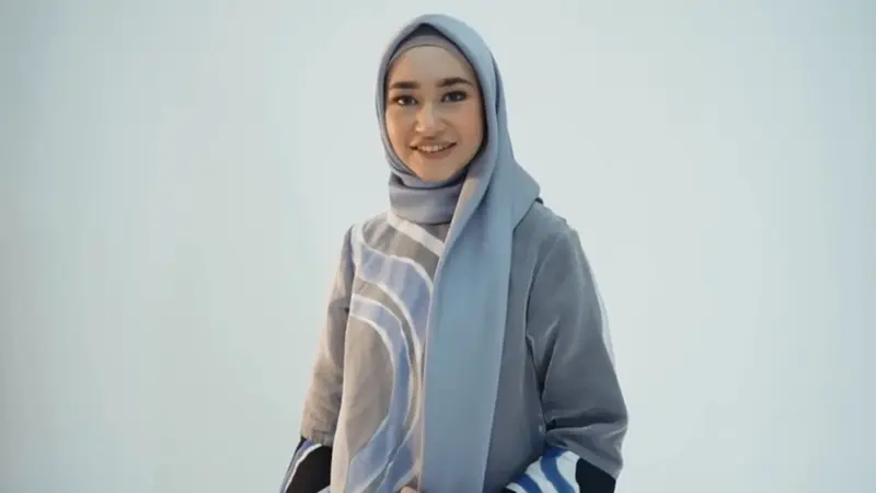 Tutorial Hijab untuk Tunik Lebaran