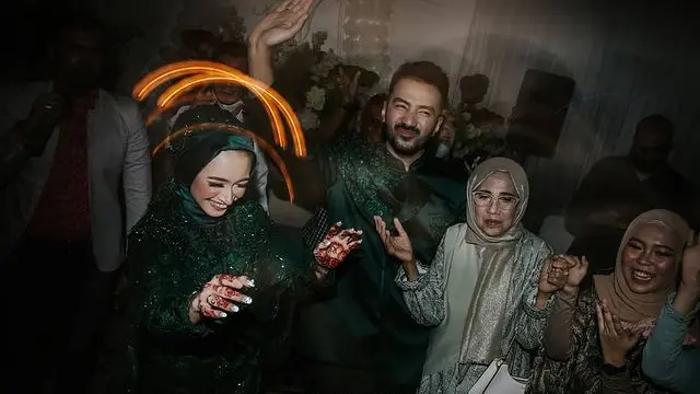 7 Momen Reza Zakarya dan Valda yang Jalani Henna Night