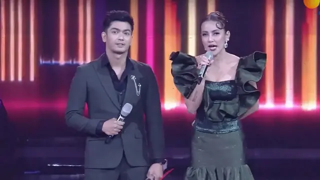 Potret Olla Ramlan dan Teuku Ryan Tampil Serasi, Jadi Sorotan Utama di Infotainment Awards 2025