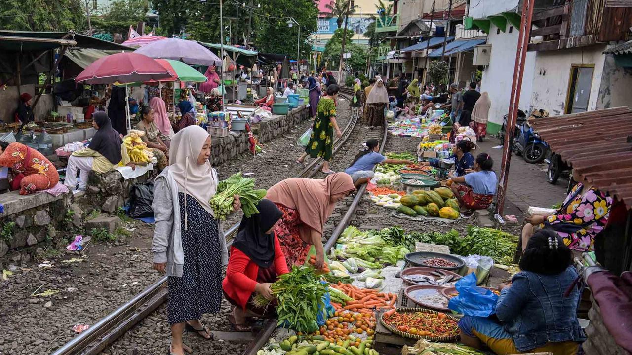 FOTO: Uniknya Pasar Ekstrem Dupak Magersari Yang Sudah berusia Lebih dari Setengah Abad