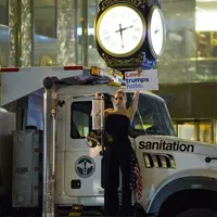 Lady Gaga, salah satu artis Hollywood yang mendukung Hillary Clinton dalam pemilihan Presiden Amerika. Meluapkan kekecewaan atas kemenangan Donald Trump, Gaga pun melakukan aksi protesnya. (AFP/Bintang.com)