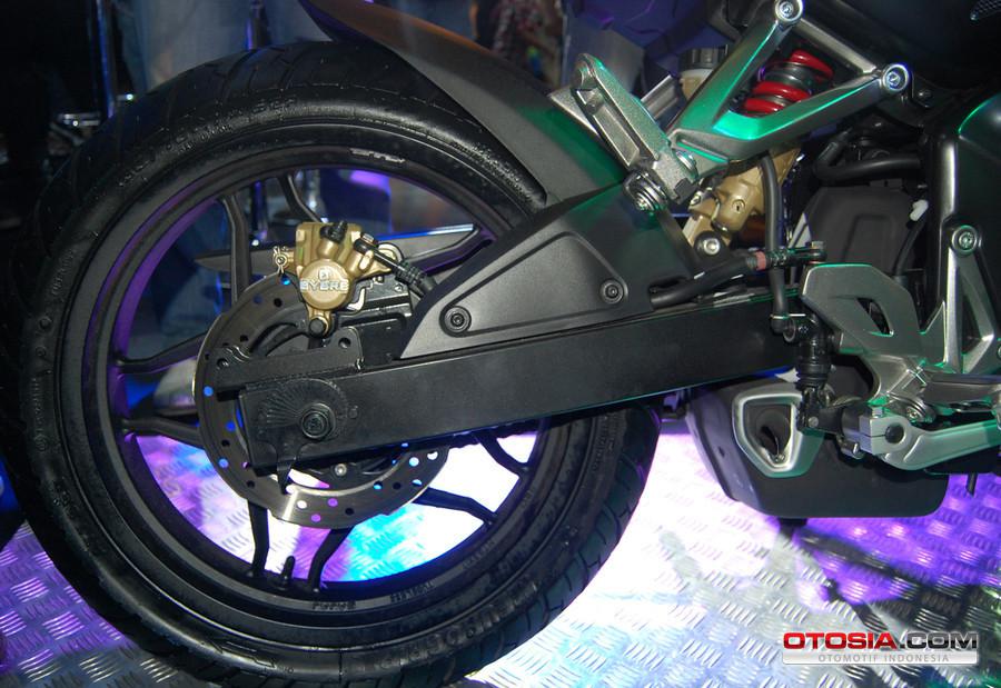 Kawasaki Bajaj Pulsar 200NS - Kaki Belakang