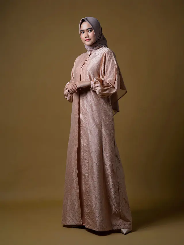 Model Gamis Brokat Ibu-Ibu Terbaru