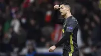 Cristiano Ronaldo setelah laga kontra Atletico Madrid pada leg pertama 16 besar Liga Champions 2018-2019 di Wanda Metropolitan Stadium, Kamis dini hari WIB (21/2/2019). Juventus kalah 0-2. (AFP/Oscar Del Pozo)