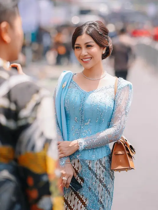 <p>Nisya Ahmad, adik perempuan dari Raffi Ahmad baru saja resmi dilantik menjadi anggota DPRD Provinsi Jawa Barat. [Foto: Instagram/nissyaa]</p>