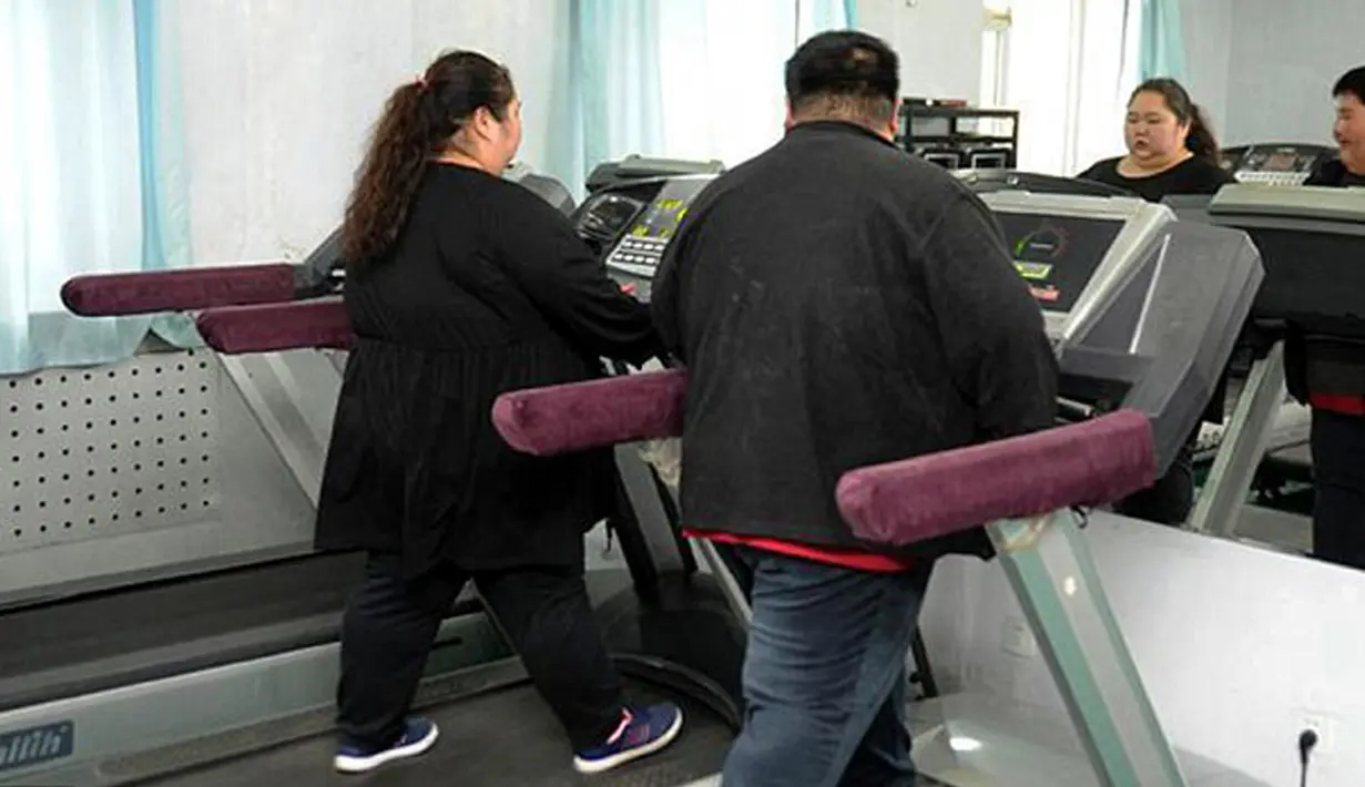 Lin Yue dan Deng Yang harus menjalani gym sebelum menjalani operasi yang telah dijadwalkan di sebuah rumah sakit di Changchun, Provinsi Jilin, China. (dailymail.co.uk)