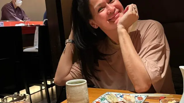 Donna Harun di Jepang (Instagram/donnaharunofficial)