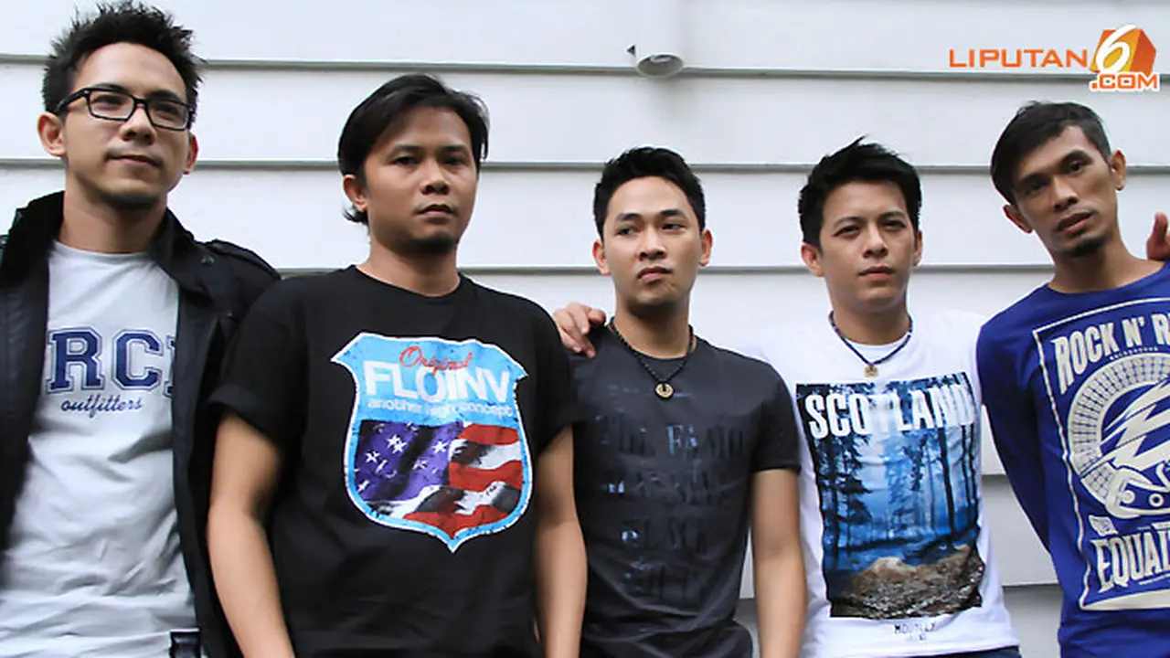 noah-band-130422b.jpg