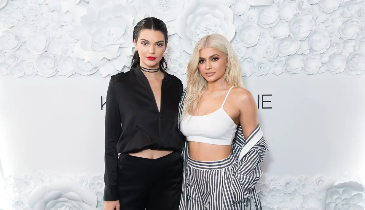 Hal itu dikarenakan ia tidak ingin berurusan dengan keluarga Kardashian. (WWD)