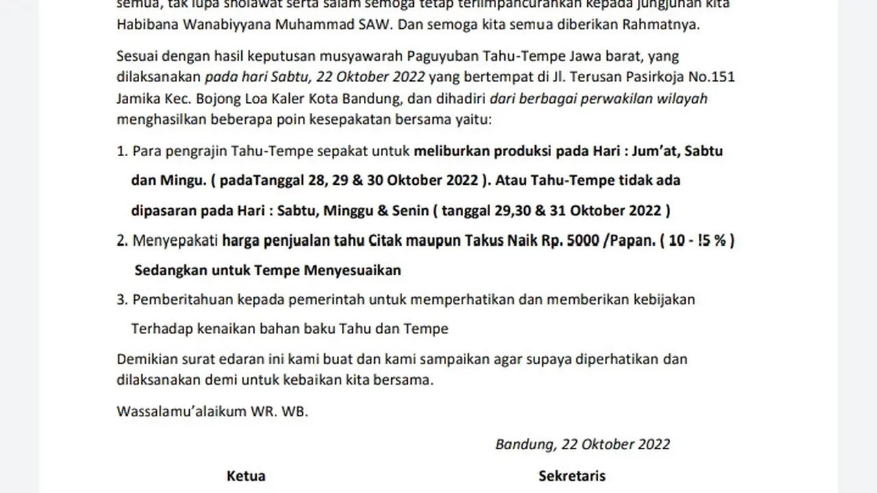 Informasi ngenaan rencana mogok jualan jeung produksi tahu-tempe anu diuningakeun ku paguyuban tahu-tempe Jawa Barat. (Liputan6.com/Jayadi Supriadin)