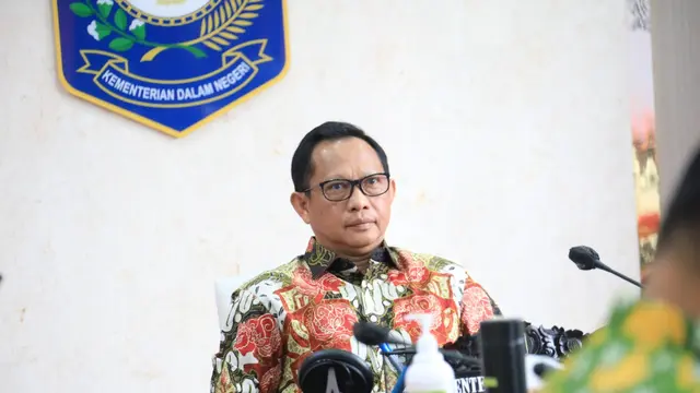 Menteri Dalam Negeri Tito Karnavian RDP dengan Komisi II DPR RI Melalui Video Conference
