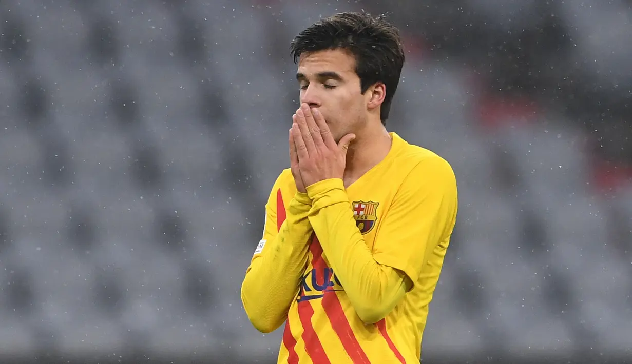 Barcelona sejatinya memiliki beberapa peluang emas untuk mencetak gol di laga yang digelar di Allianz Arena tersebut. Namun permainan Bayern Munchen lebih menjanjikan, dan Barca tak mampu mengubah kedudukan. (AFP/Christof Stache)