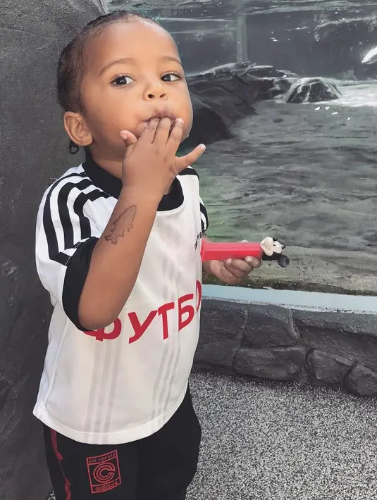 Ia bersama dengan Saint berada di Rumah Sakit dari hari Rabu hingga Sabtu. (instagram/kimkardashian)