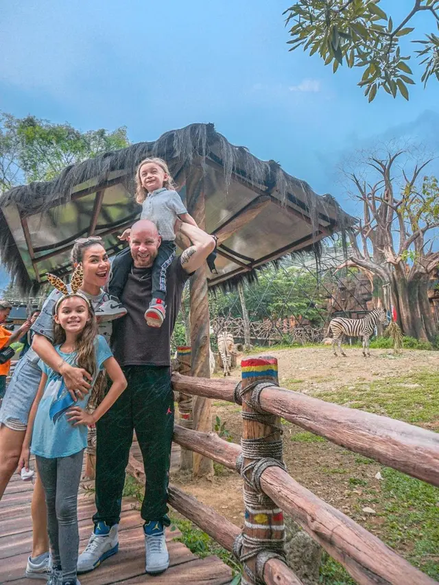 [Fimela] Melaney Ricardo dan Tyson