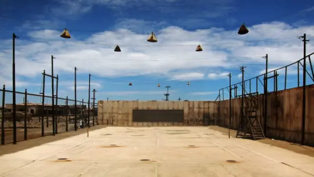 Lapangan tenis Humberstone, Gurun Atacama, Cile