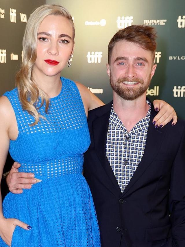 Potret Kebersamaan Daniel Radcliffe dan Kekasih, Umumkan Hamil Anak Pertama