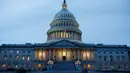 Foto yang diabadikan pada 12 Maret 2020 ini menunjukkan Gedung Capitol AS di Washington DC, Amerika Serikat. Sejumlah bangunan ikonis (landmark) di Washington DC, termasuk Gedung Putih, terpaksa ditutup sementara untuk umum akibat wabah COVID-19 yang tengah merebak di negara itu. (Xinhua/Ting Shen)