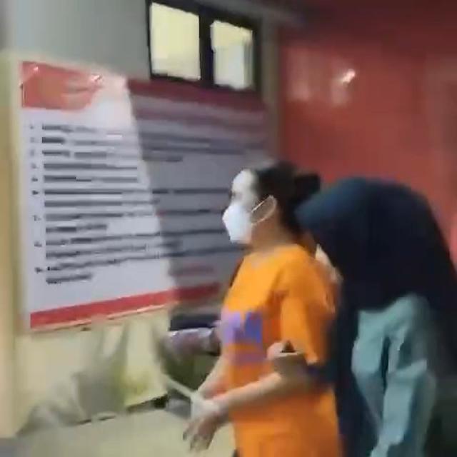 Isa Zega Resmi Ditahan di Polda Jatim. (instagram/nikitamirzanimawardi_172)