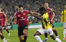 Paul Scholes Salahkan Diogo Dalot Usai MU Gagal Menang saat Laga Lawan Fenerbahce