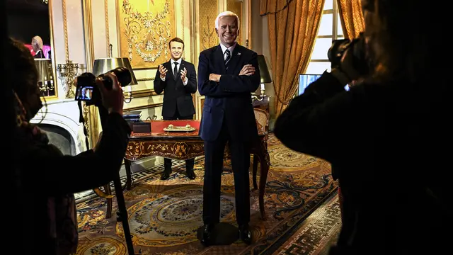 Patung lilin Presiden AS Joe Biden di museum Grevin Prancis