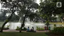 Di taman ini terletak fasilitas arena pemancingan, trek lari, dan arena permainan anak. (Liputan6.com/Angga Yuniar)