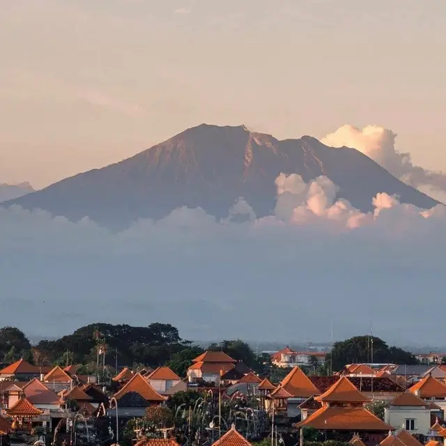 Pemandangan Gunung Agung Bali dari Sanur