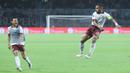Pemain Borneo FC, Habibi Jusuf, melakukan selebrasi setelah berhasil mencetak gol ke gawang Persija. (Bola.com/M Iqbal Ichsan)