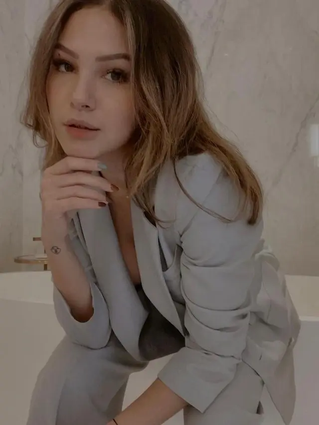 Cerita Sukses Pesinetron Paola Serena, Jual 2500 Botol Parfum dalam 30 Menit