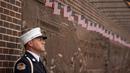 Dua pesawat yang dibajak ditabrakkan ke menara kembar WTC. Pesawat pertama menabrak menara WTC utara sekitar pukul 08.46 waktu setempat, dan 17 menit kemudian disusul pesawat kedua. (AP Photo/Yuki Iwamura)