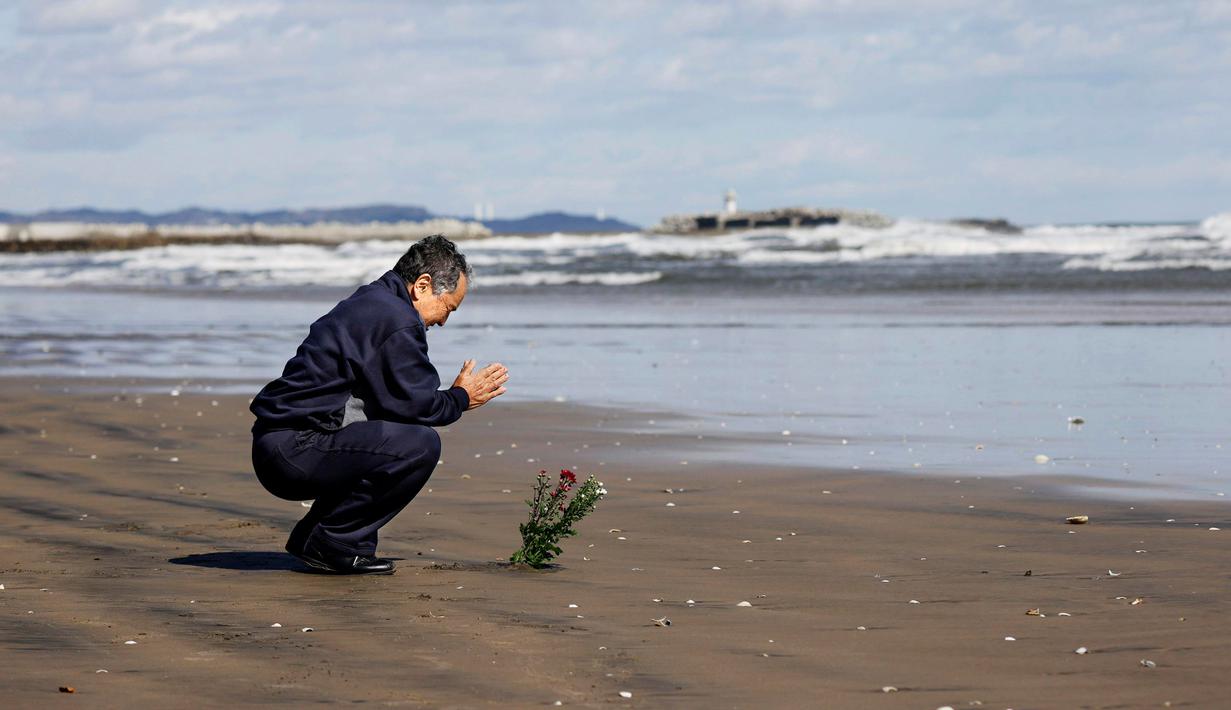 Foto Peringatan 9 Tahun Gempa Dan Tsunami Dahsyat Di Jepang