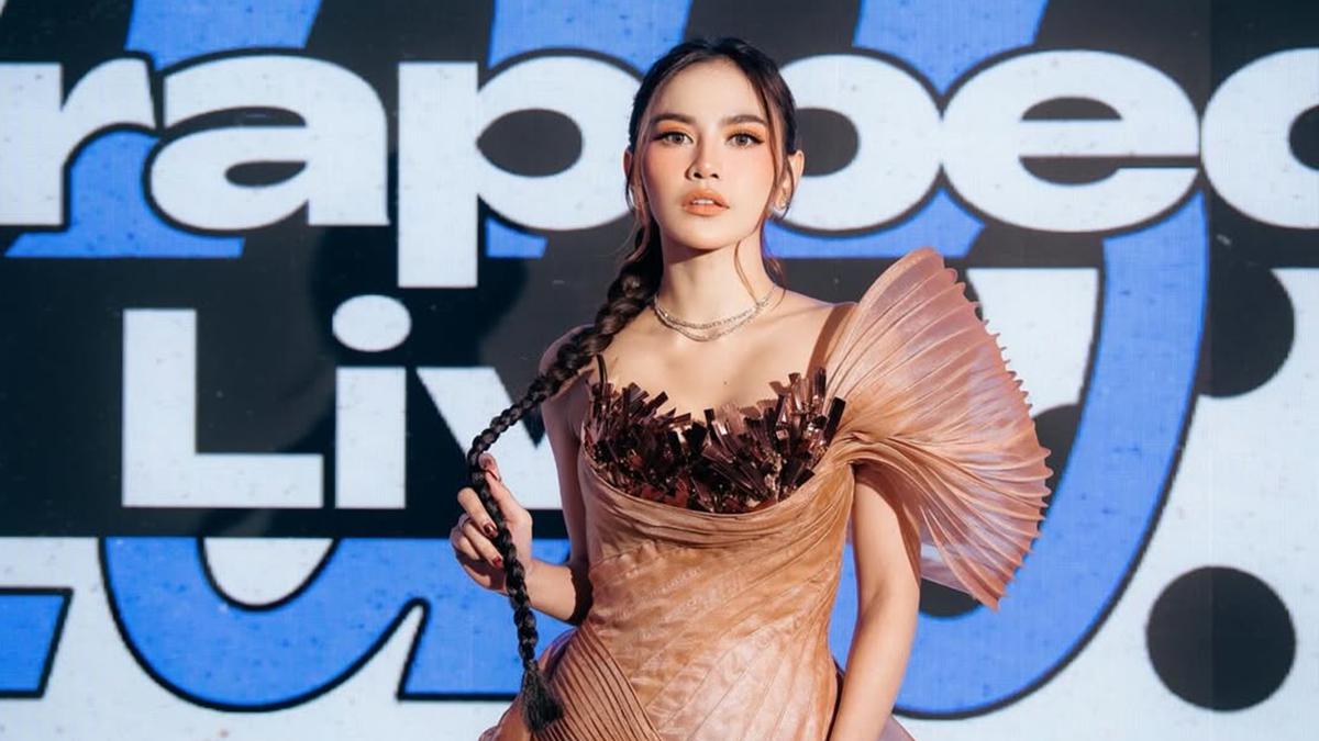 6 Potret Mahalini di Spotify Wrapped Live Indonesia 2025, Pakai 2 Gaun Dramatis